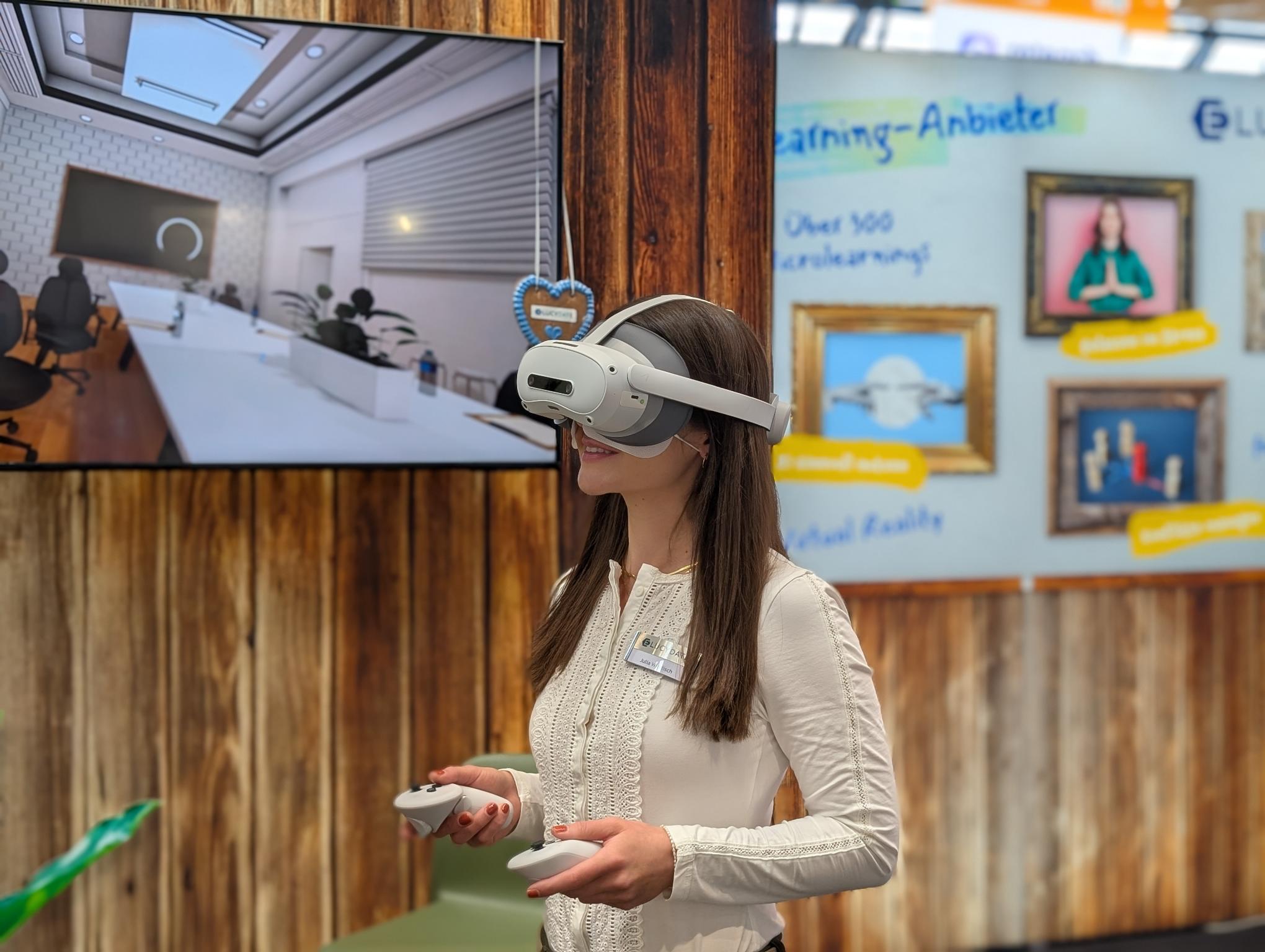 ELUCYDATE Softkills mit VR Brille trainieren